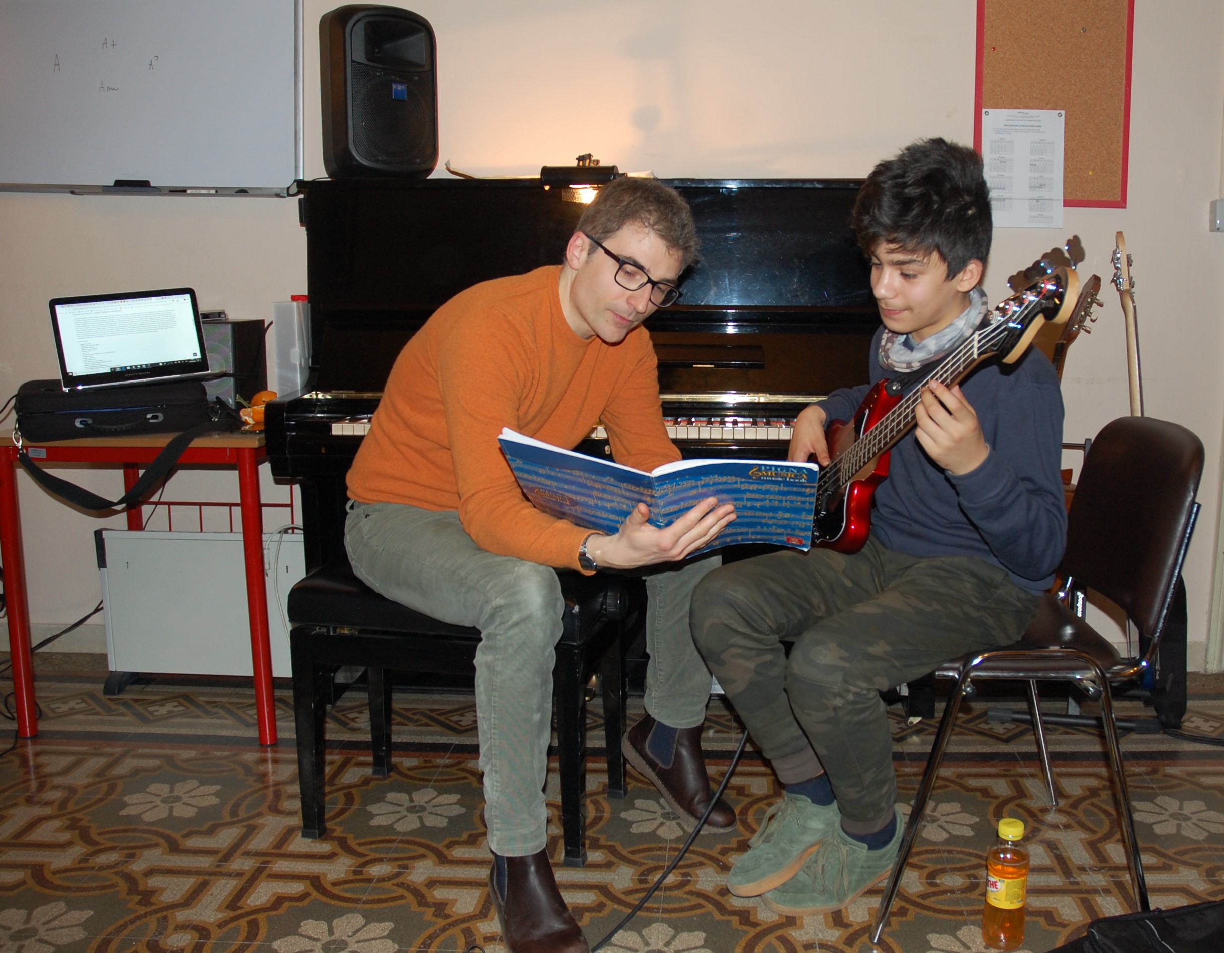 Contrabbasso e basso elettrico